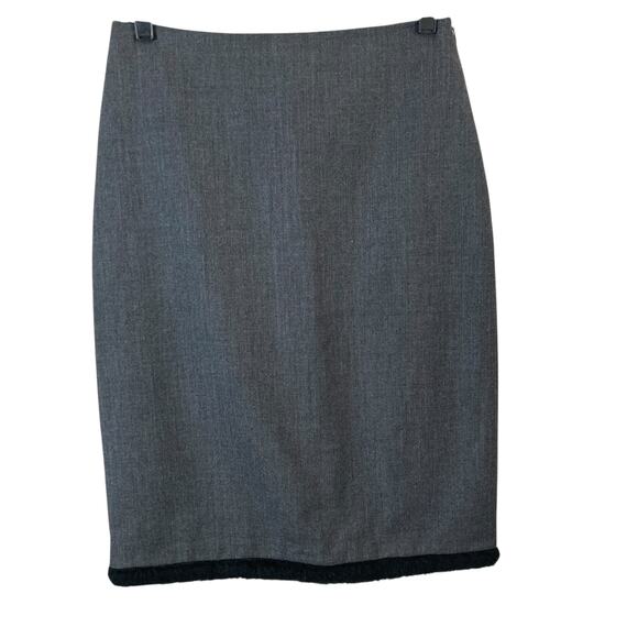 BEBE Pencil Skirt Womens 6 Gray Wool Blend Faux Fur Hem - Picture 3 of 9
